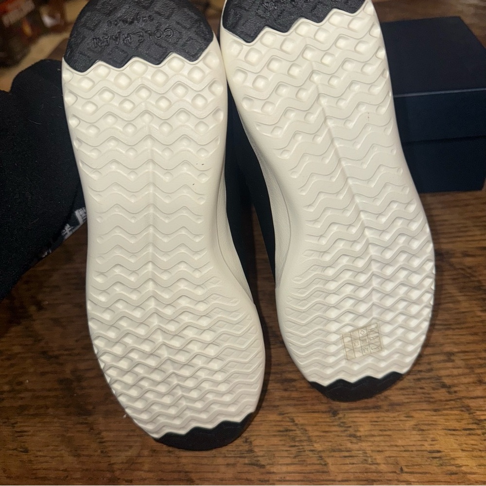 Cole Haan women’s size 8.5 grandpro tennis Black and White Sneakers NEW NIB - Picture 4 of 8
